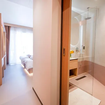 Atlantis Otel *